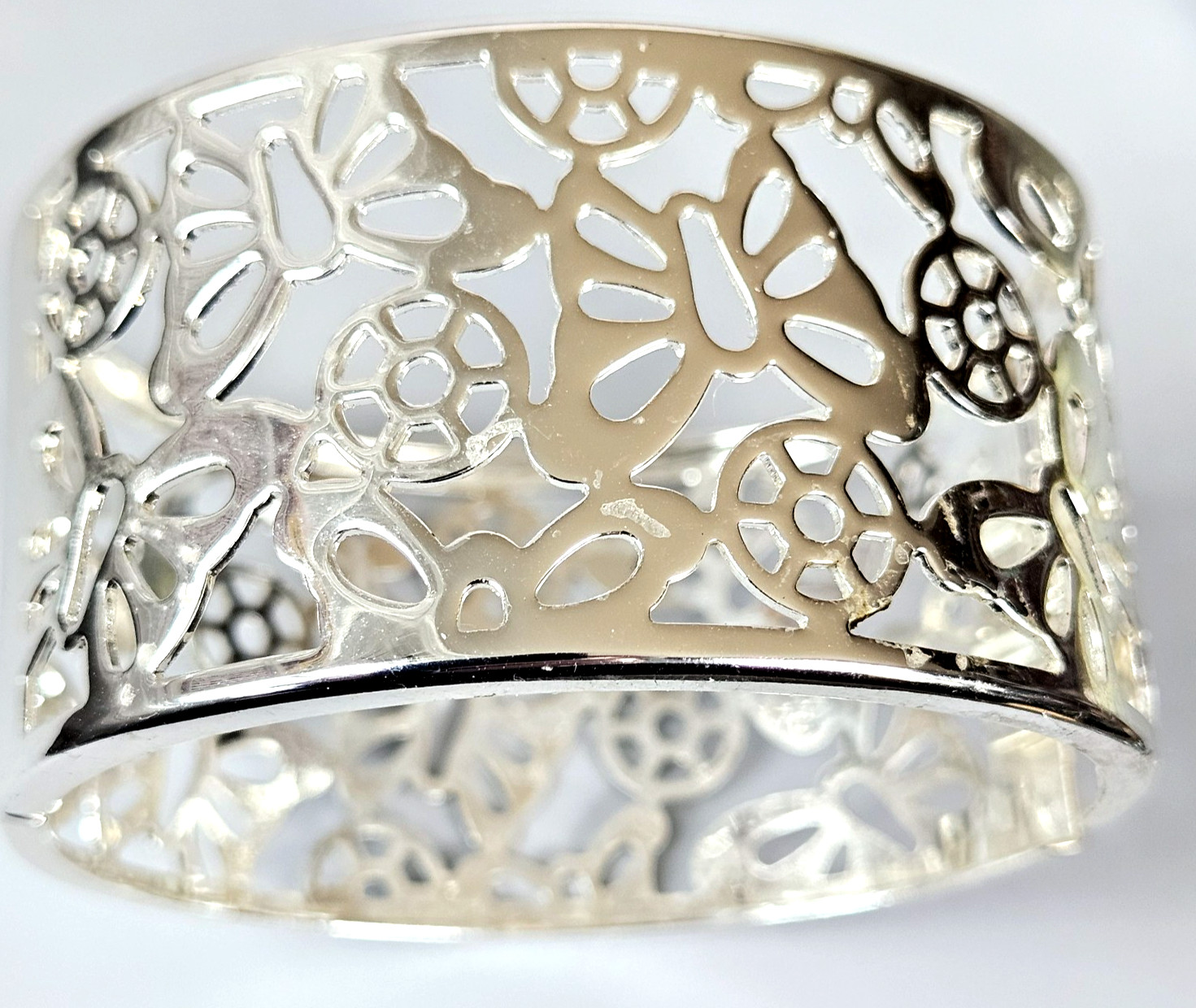 Wide Bangle Bracelet Hinged Silver Tone Butterfly Floral Open Work Shiny Clamper