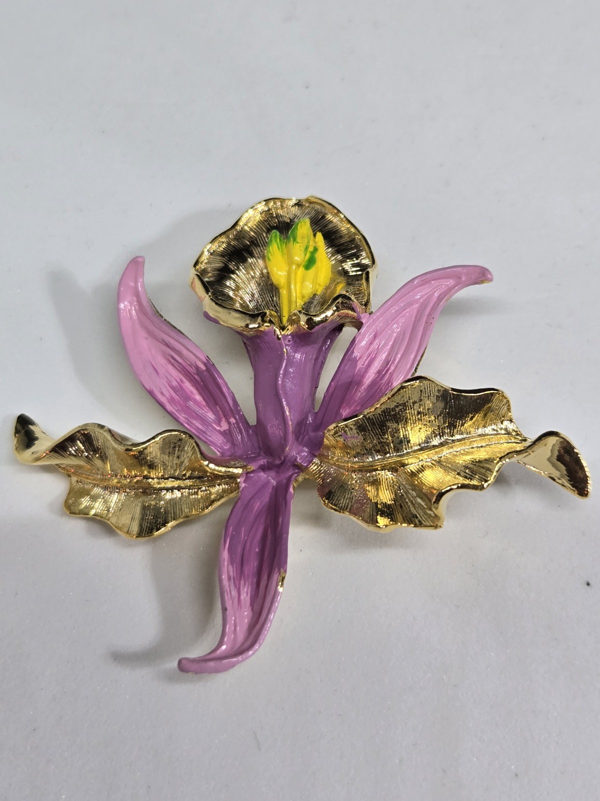 Vtg Gerry’s Gold Tone Purple Enamel Orchid Brooch