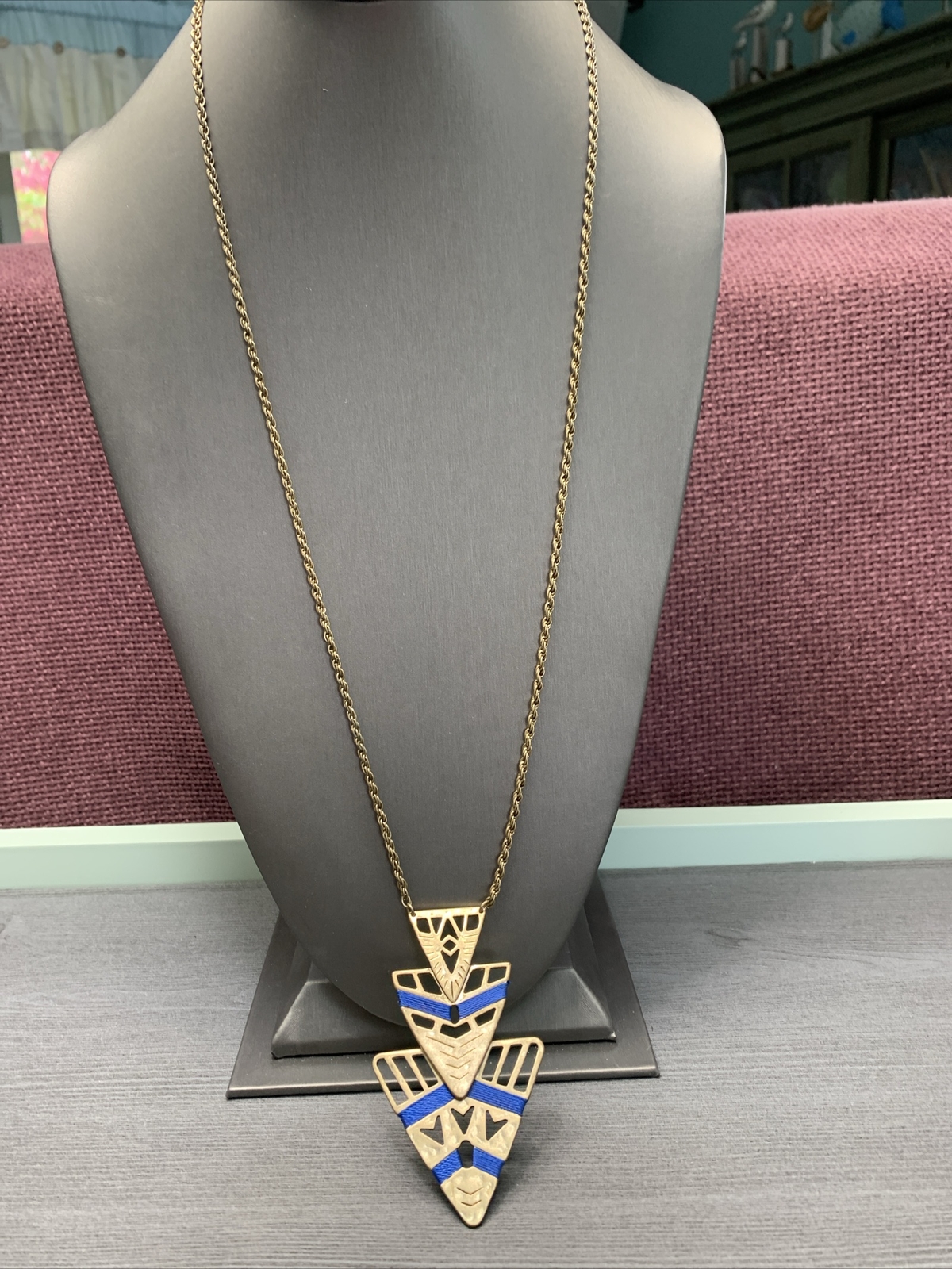 Vintage Necklace Signed The Sack Blue Triangular articulated pendant 30 inches