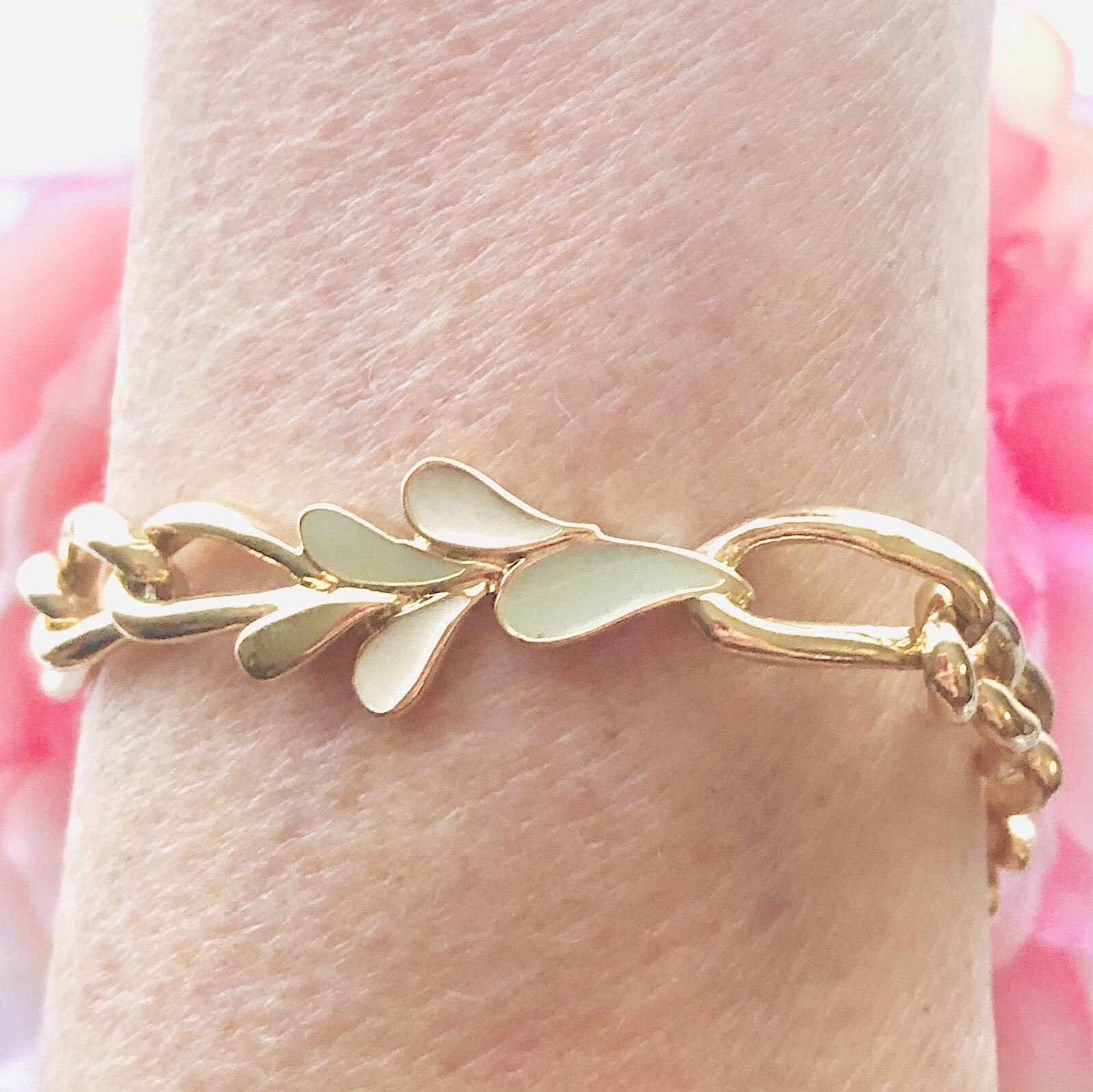 Trifari Leaf Bracelet White Enamel Signed Modernist Style Nature Jewelry 7”