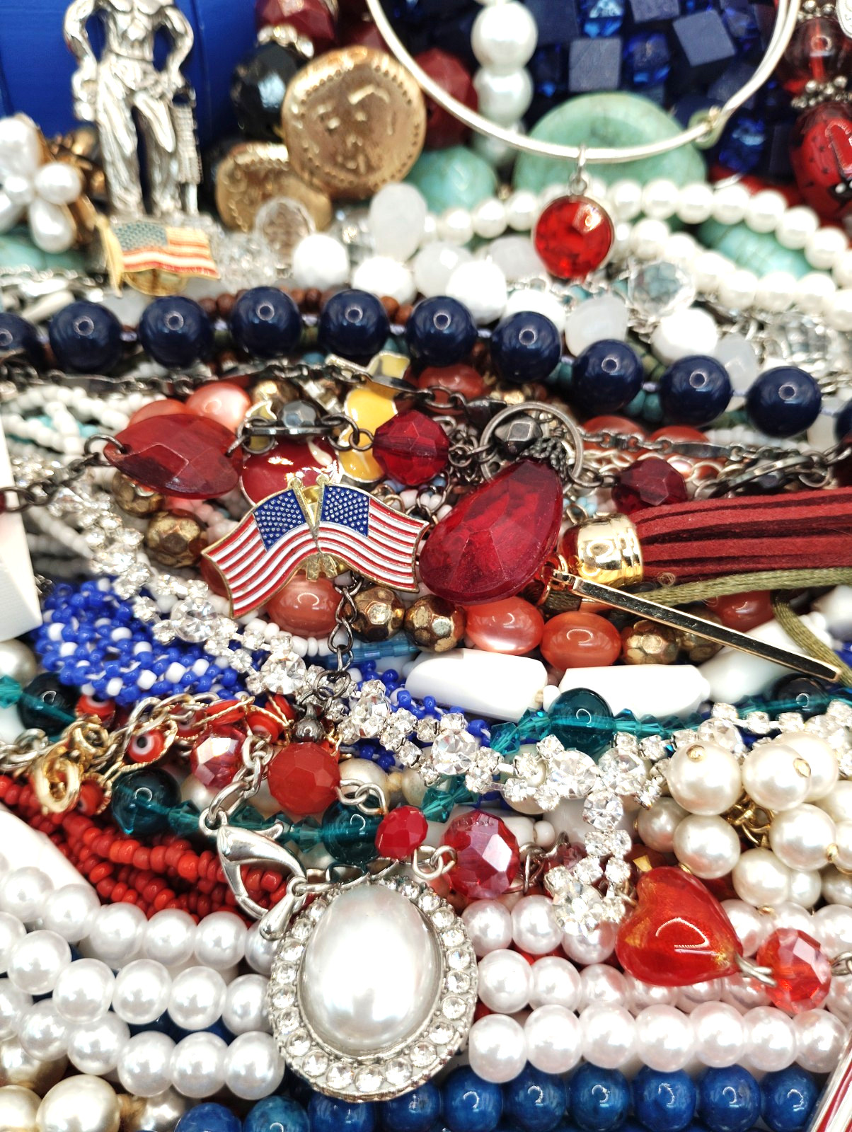 135 Vtg Wearable Pcs RED, WHITE & BLUE Patriotic Mixed Lot, FREE SHIP! Lot#681