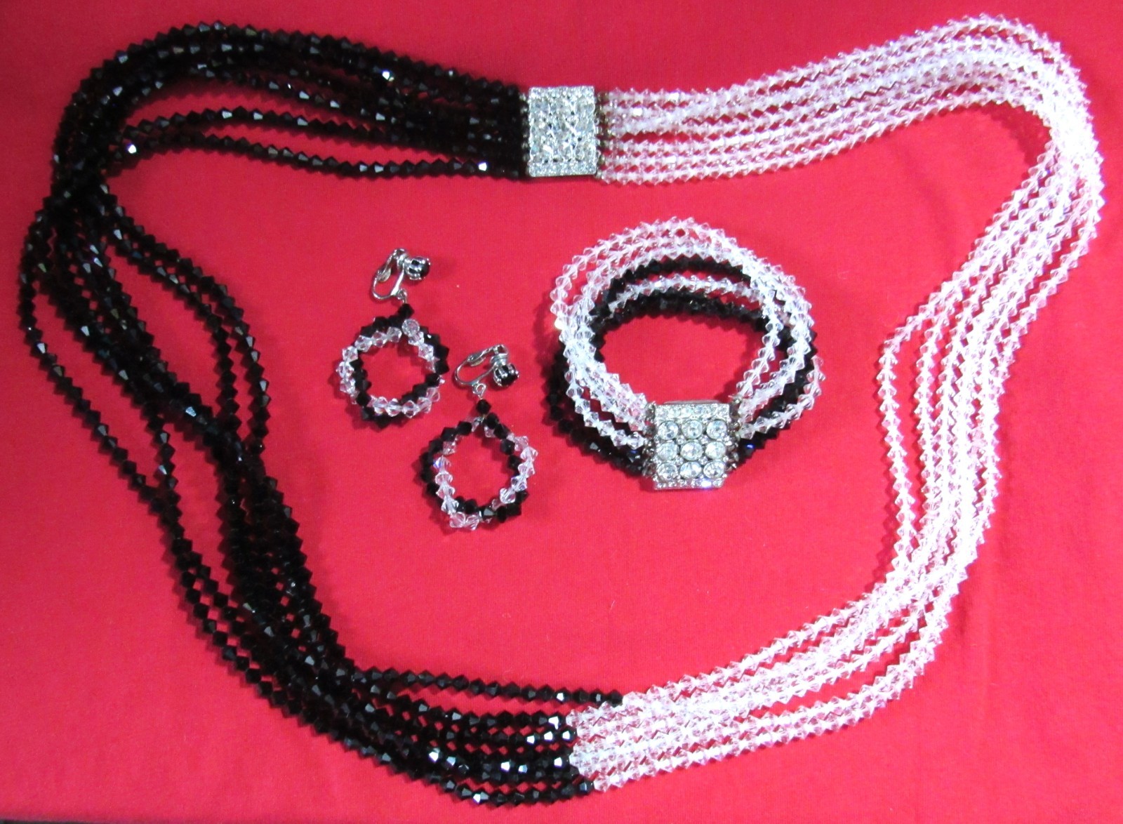 VTG Glass Bead 7-Strand 33″ Necklace Bracelet Earrings Black & Clear Parure Set