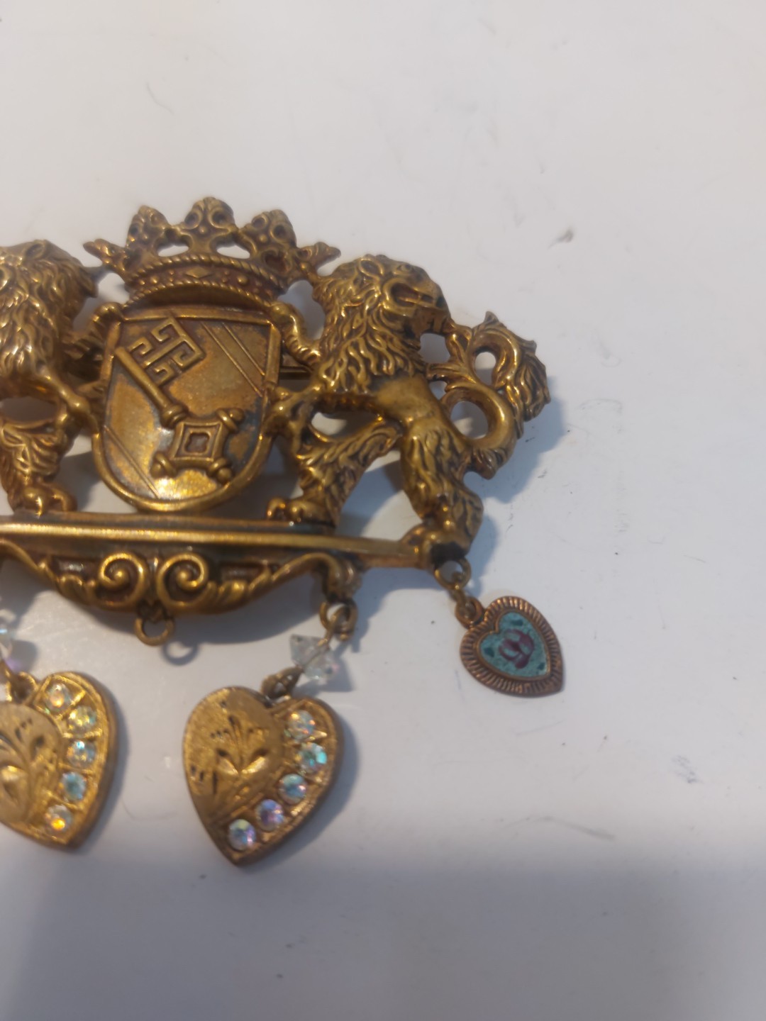 Vintage Unsigned Miriam Haskell Lions Crest Brooch, Missing Center Dangle Heart