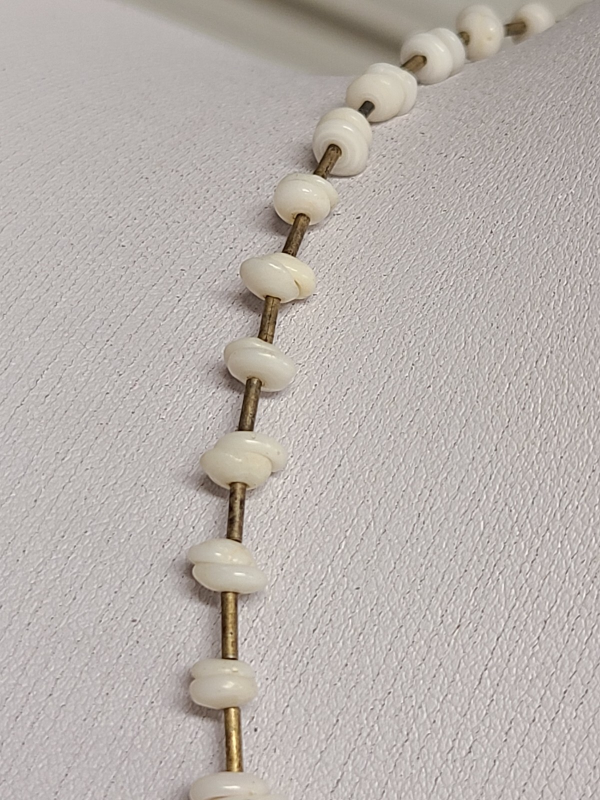 VTG 70s HAWAIIAN WHITE BOHO PUKA SHELL SURFER BEACH BEADED NECKLACE B2