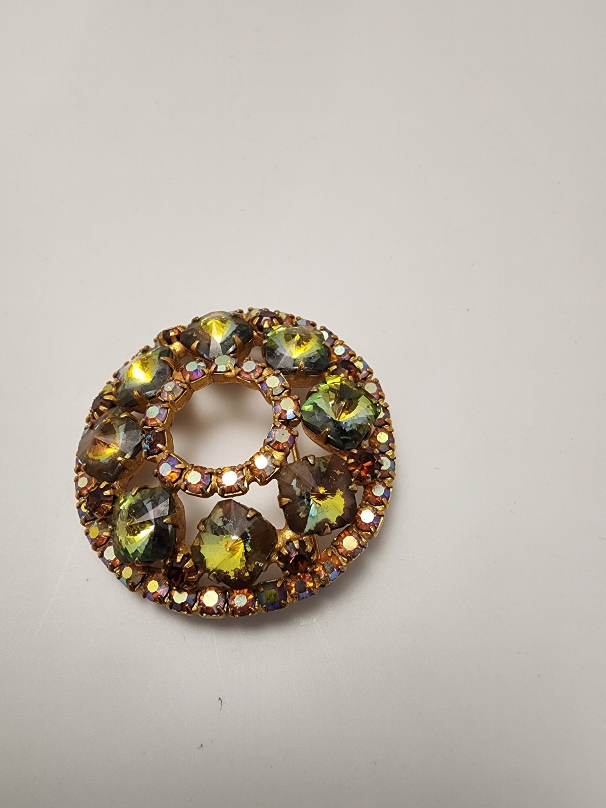 Chartreuse Rivoli Pink Aurora Borealis Wreath Brooch 1960s jewelry pendant rine