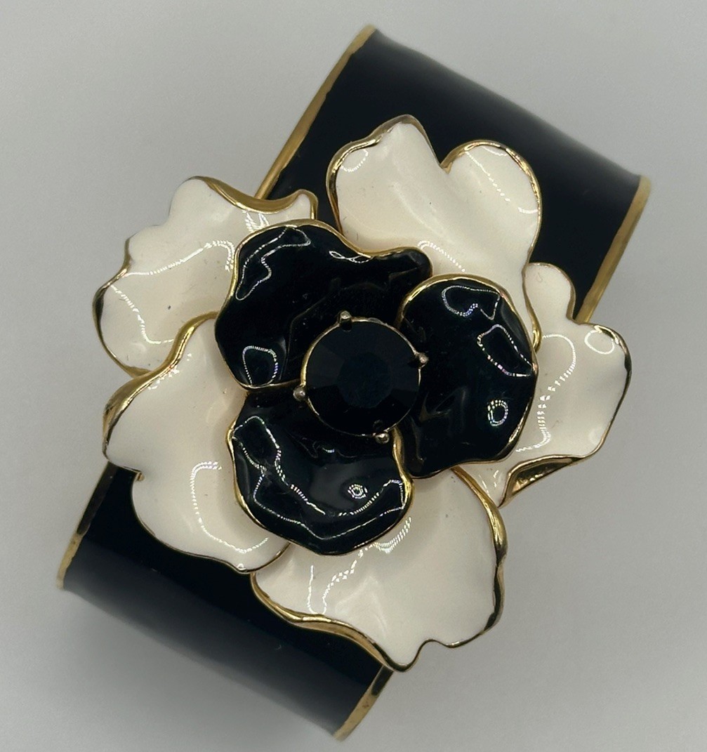 Kenneth Jay Lane KJL Black White Camellia Floral Cuff Bracelet Gold Plated Vtg