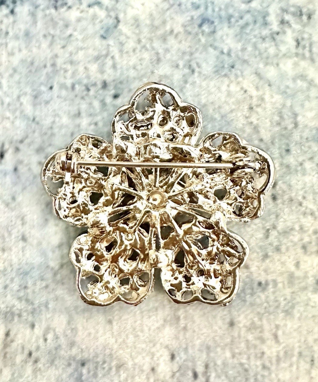 VINTAGE LDA SIGNED – RHINESTONE JEWELRY FLOWER BROOCH