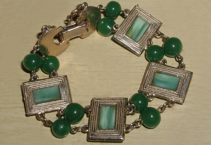 Vintage Arts & Craft Revival Green Art Glass Lozenge & Bead Stone Bracelet 7 1/2