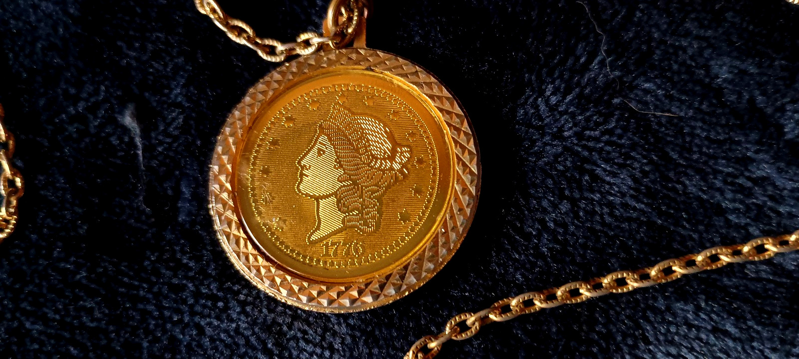 Replica $20 Dollar Coin Bicentennial 1776 Gold Tone Pendant Necklace 22″ chain