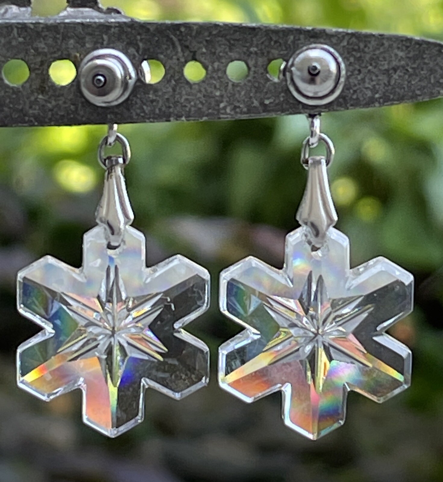 Vintage Earrings Crystal Cut Glass Snowflakes Pierced Post Dangle Drop Jewelry