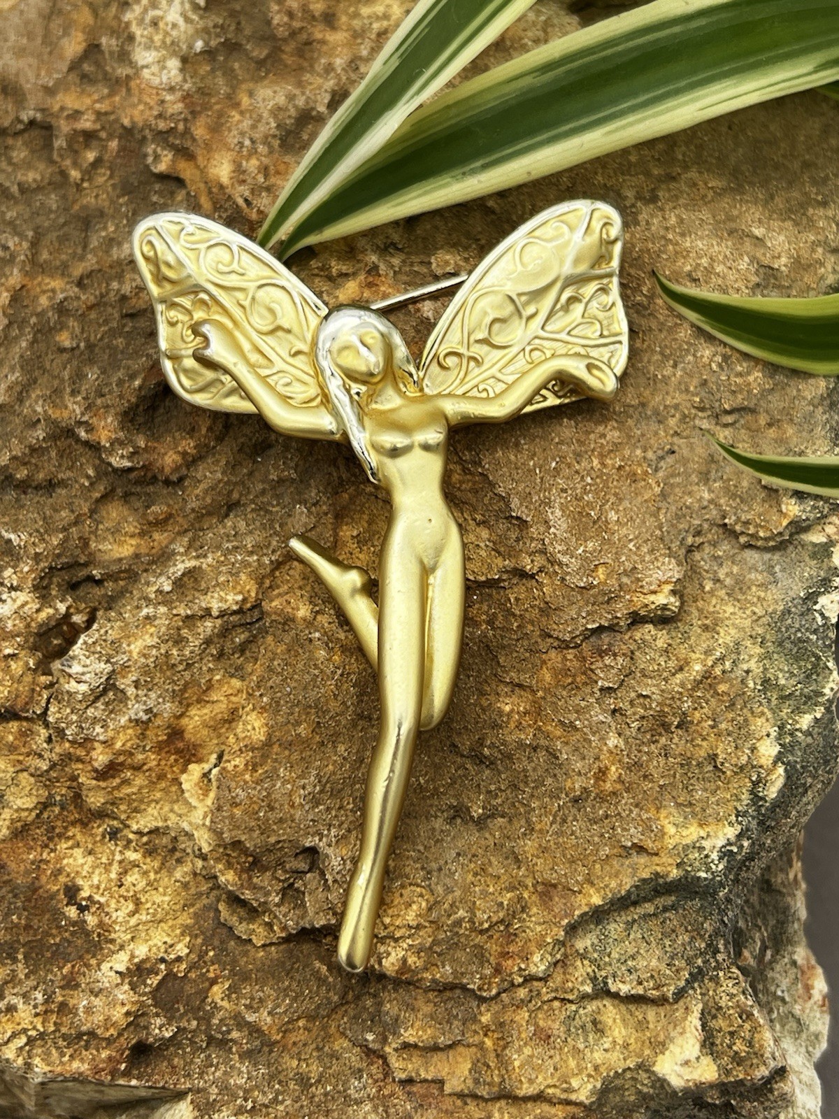 Vintage Fairy Brooch Matte Gold Tone Pixie Pin Whimsical Fantasy Jewelry