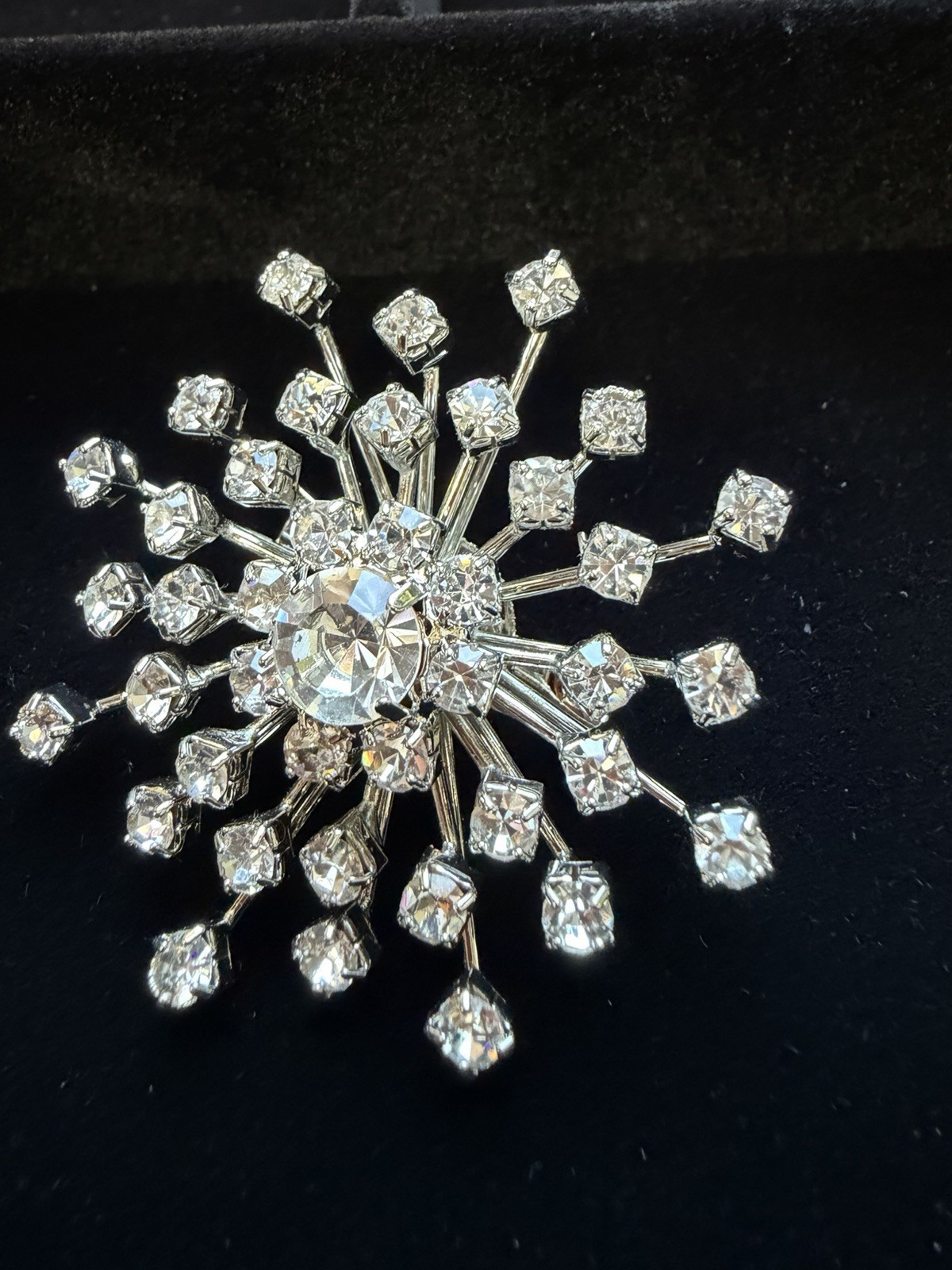 Vintage Clear Glass Rhinestone Prong StarBurst Silver Tone Brooch/Pin #232