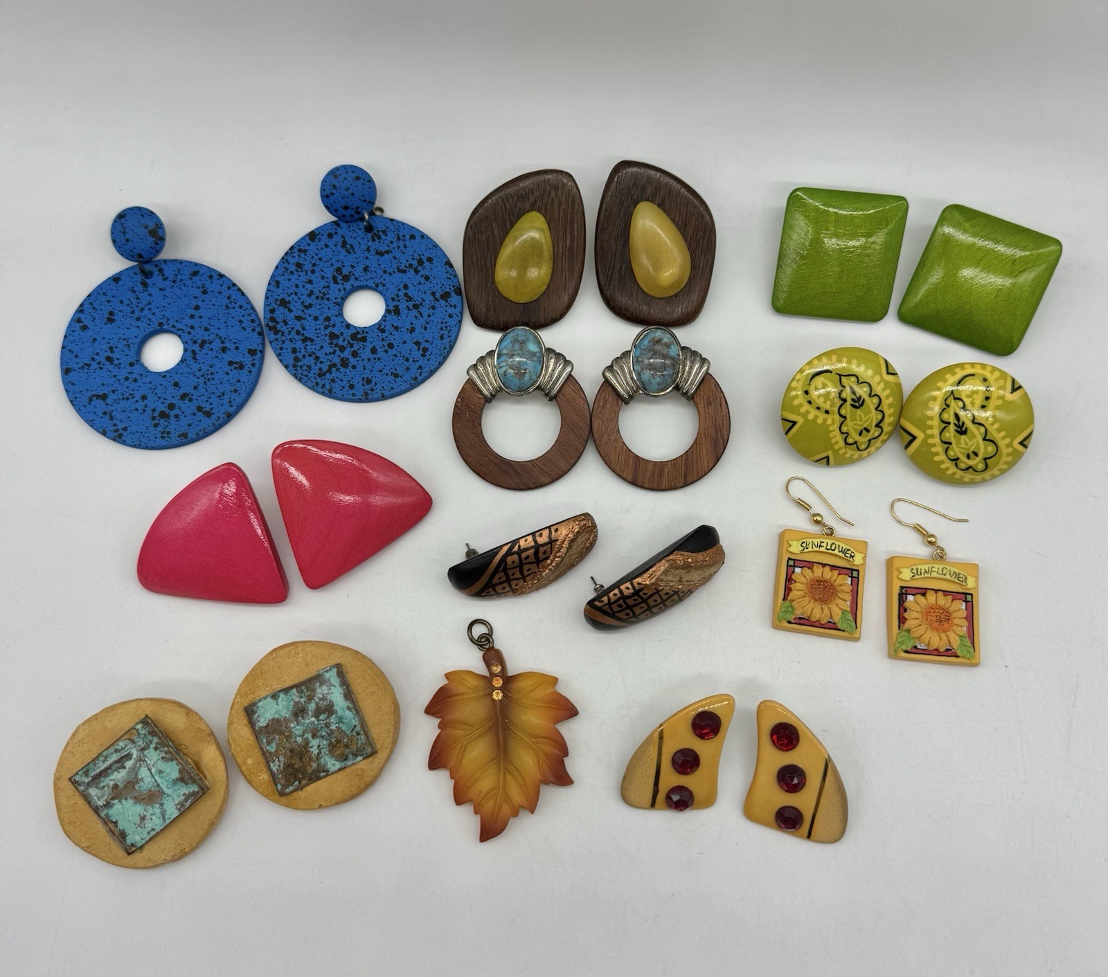 Lot of Vintage Wood ~ Clay? ~ Pierced Earrings ~ Resin Leaf Pendant 21 Pieces