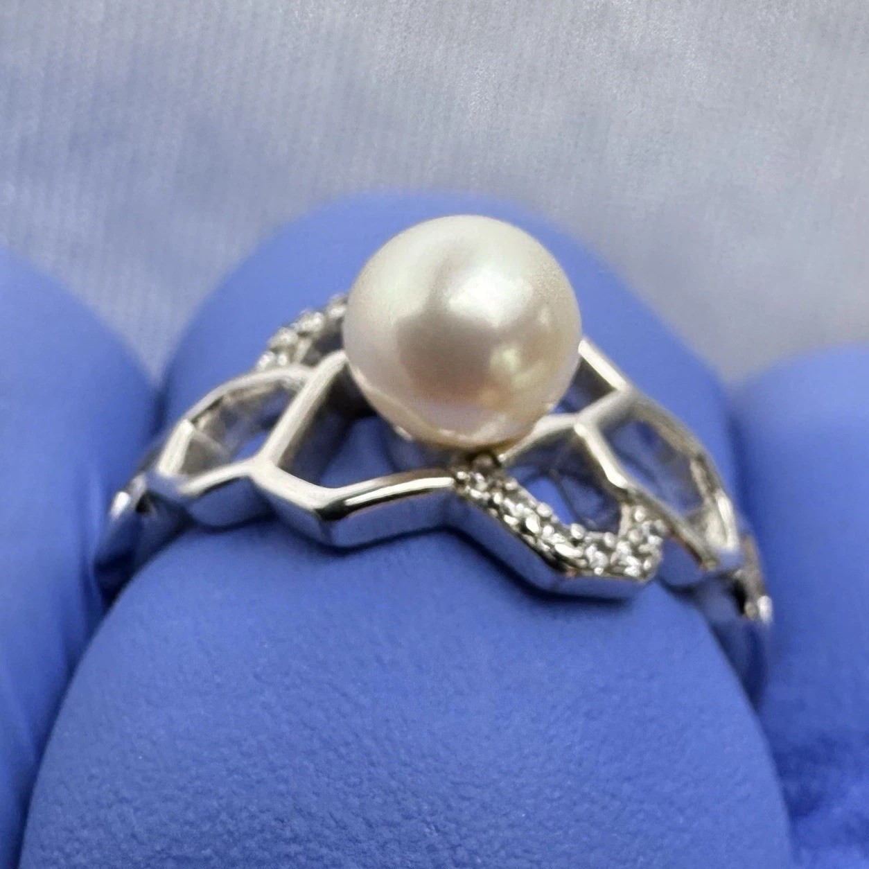 Vintage Sterling Silver .925 Pearl Ring w Small Stones Size 8 Weight 2.42g