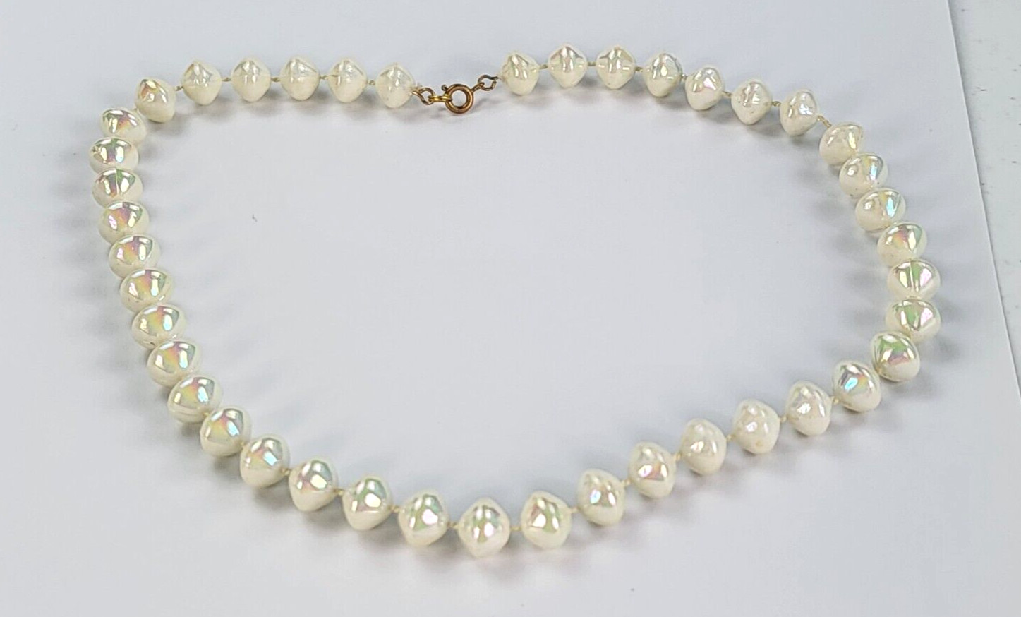 Vintage White Aurora Borealis Faux-Pearl Beaded Necklace 17.5 in Spring Ring