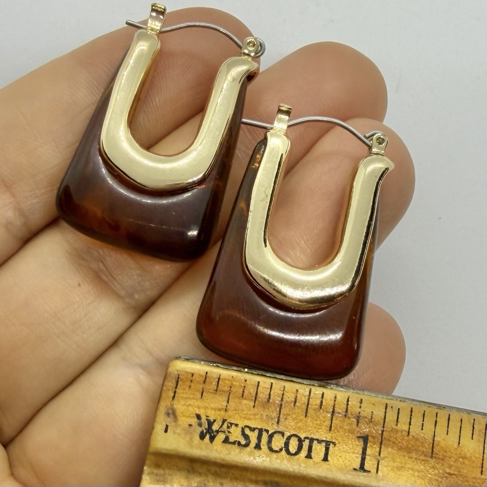 Vtg Amber Resin Chunky Saddle Hoop Statement Boxy Drop Earrings Goldtone Post