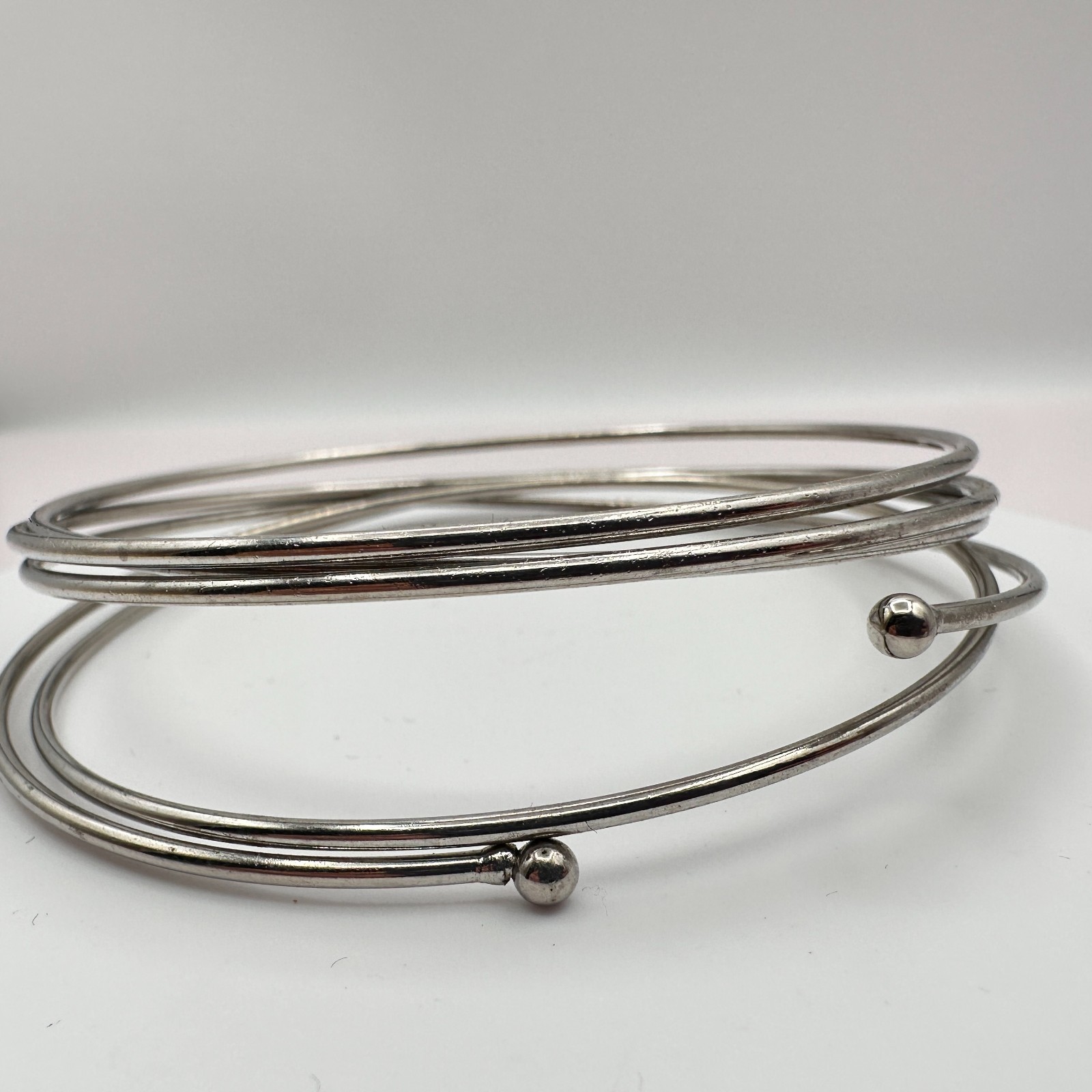 Vintage Y2K Silver Tone Multi Strand Memory Wire Wrap Bracelet Women’s Jewelry
