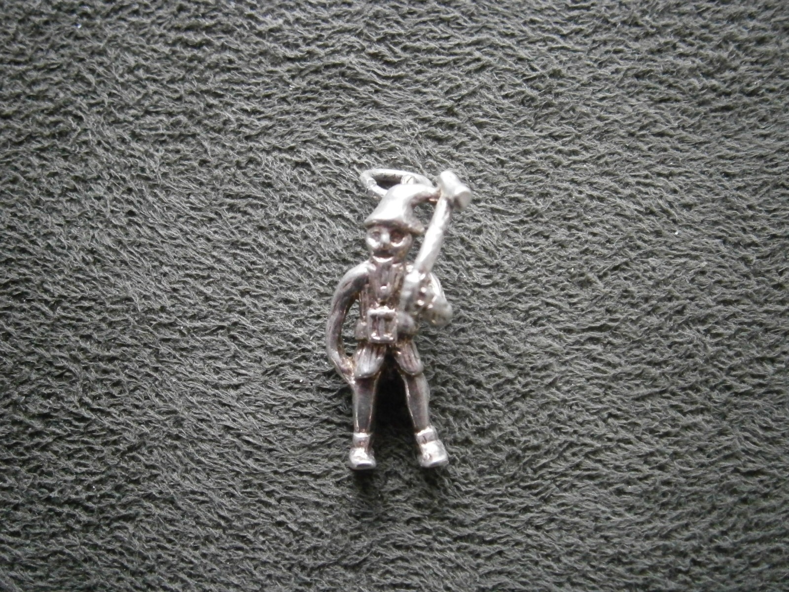 Leprechaun with Shillelagh Club Vtg Sterling Silver Bracelet Charm Pendant 2.7g