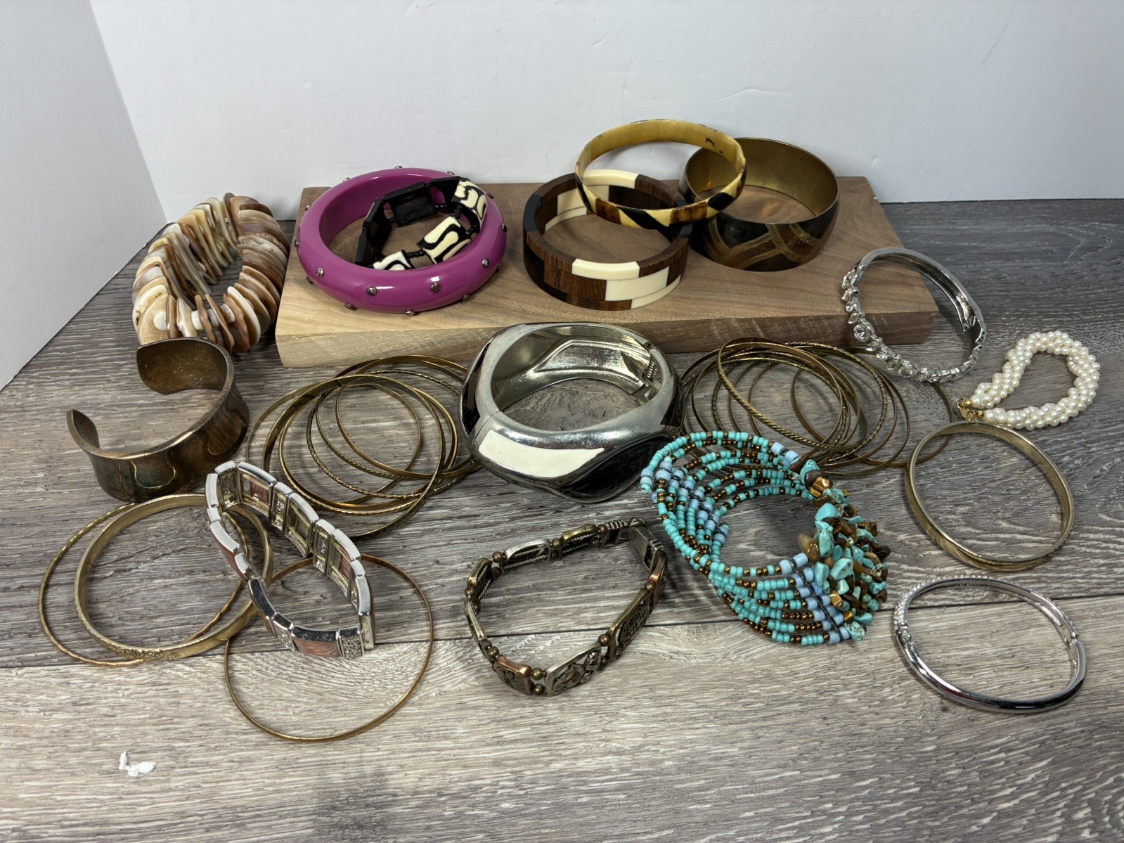 Mixed vintage Jewelry bracelets Lot Stone Wood Metal Resin Boho 80s