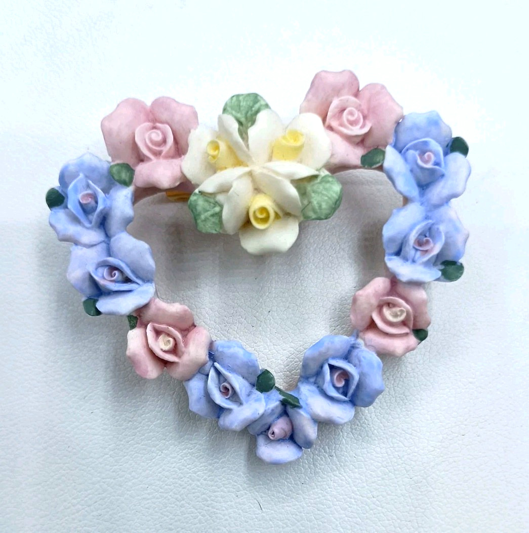 Vintage Avon HEARTS and ROSES Brooch Pin Porcelain Pastel Flowers 2″