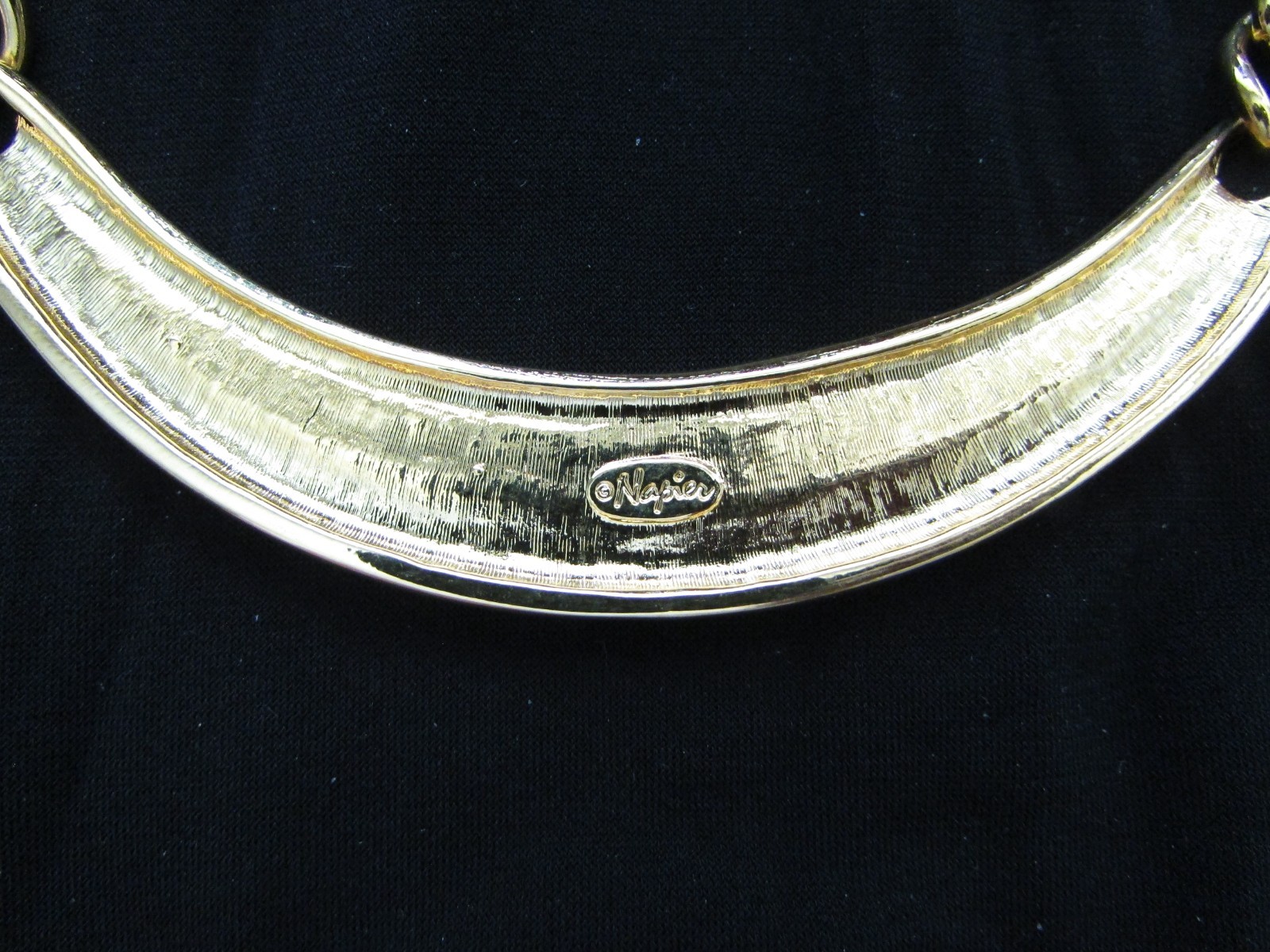 NAPIER Pat 4.774.743 Gold-Tone Plated 80s Necklace 48 g. Signed