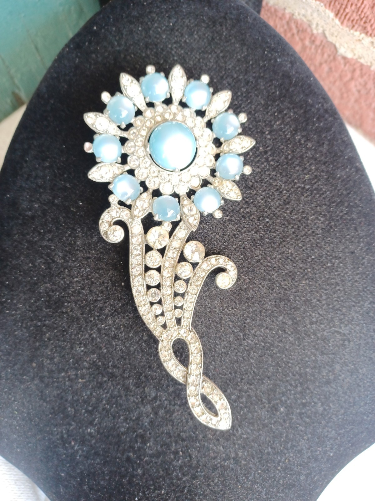 HUGE VINTAGE ART DECO ERA UNSGD CORO ? BLUE MOONGLOW CAB FLORAL RHINESTONE PIN