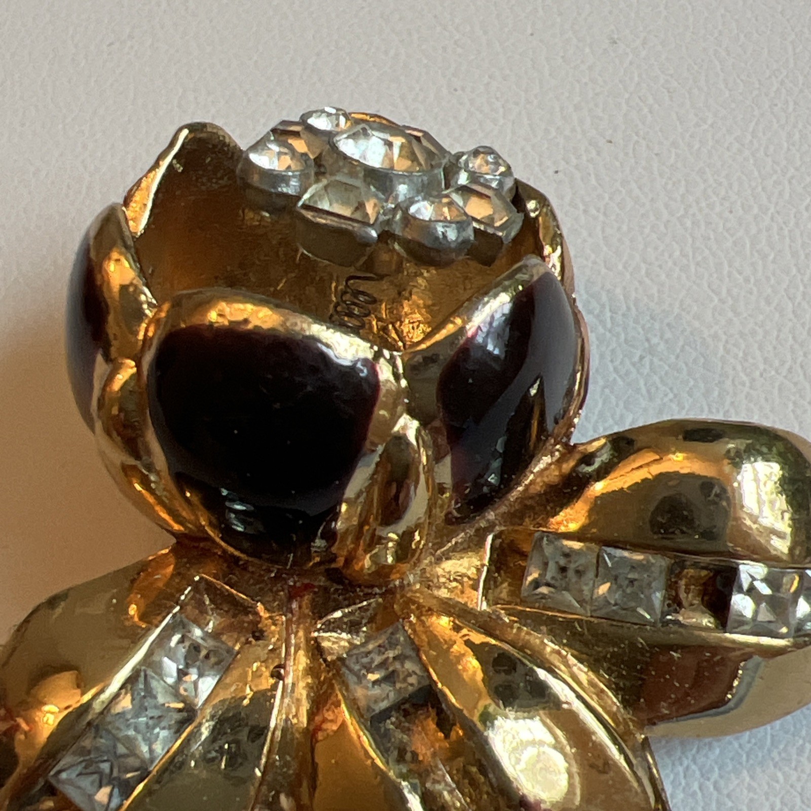 Vintage Coro ? Camilla Flower Trembler Gold Tone Enamel Rhinestone Fur Clip