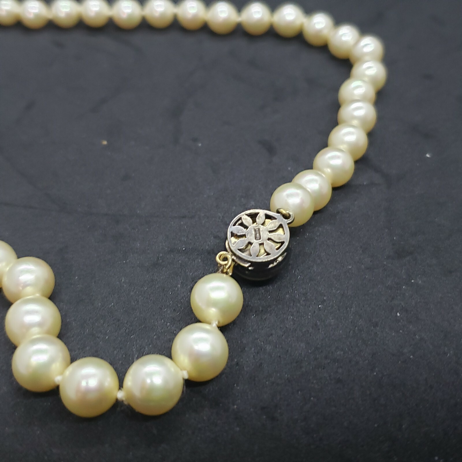 Vintage Faux Pearl Single Strand Necklace Box Tab Clasp Princess Length Classic