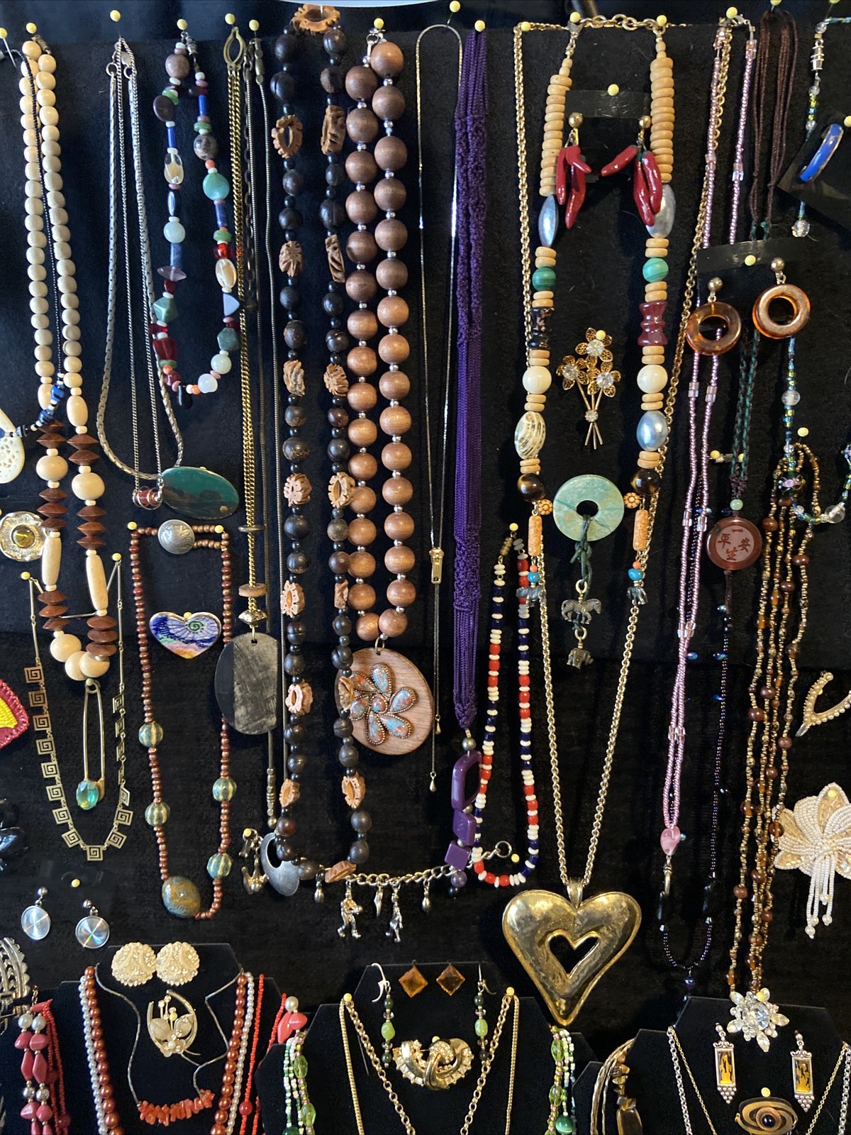 Fabulous 443 Piece Lot Of Vintage + Modern Fashion Costume Jewelry Nice Pieces