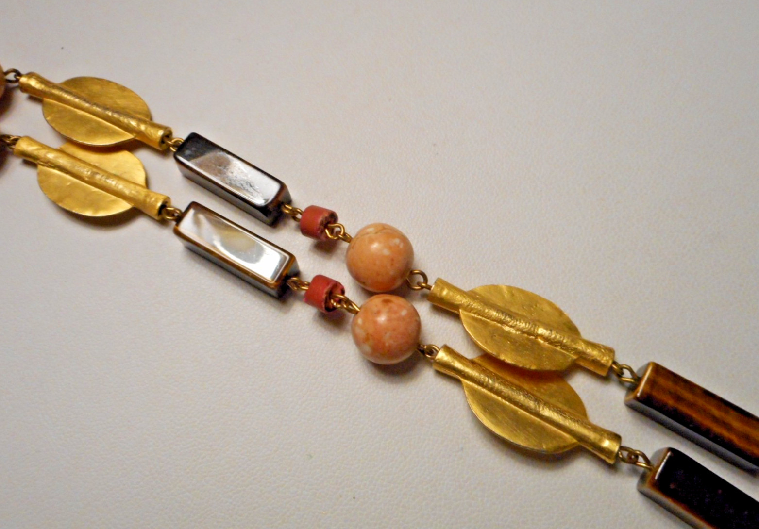 1970s Alva Museum Replicas Tiger’s Eye Stone Bead Necklace w Smiling Sun Pendant
