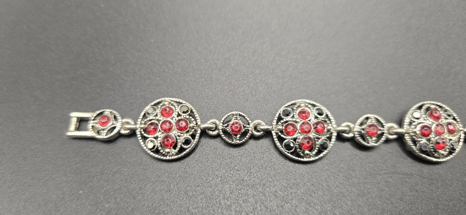 Vintage Monet Silver Tone Bracelet With Red & Black Stones 7 1/4″