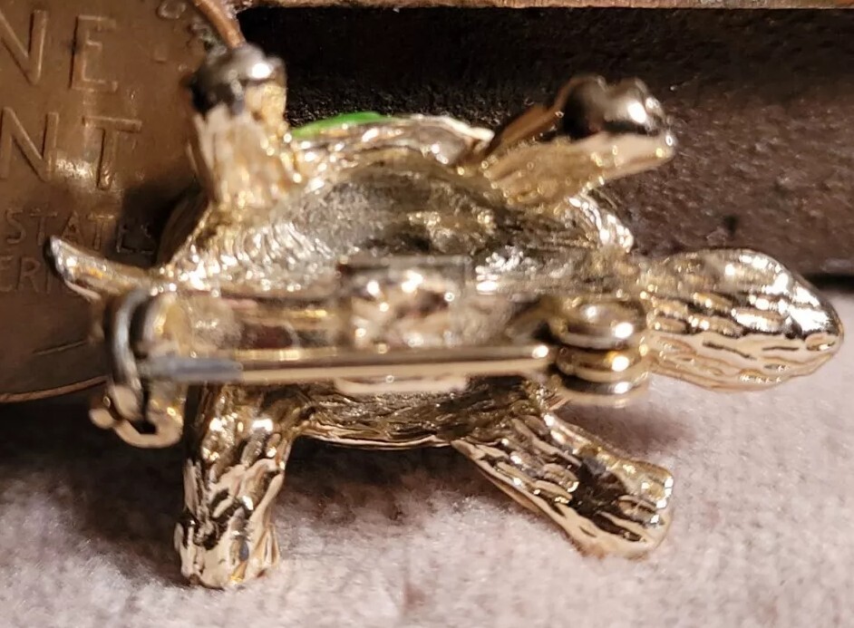 Vintage Adorable TURTLE TORTOISE FASHION JEWELRY PIN