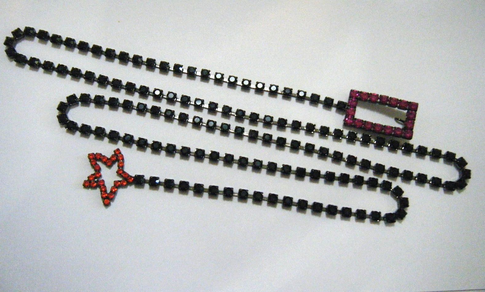 Vintage 80s Disco Black Rhinestone Belt / Lariat Necklace 36″ Fuchsia & Red Star