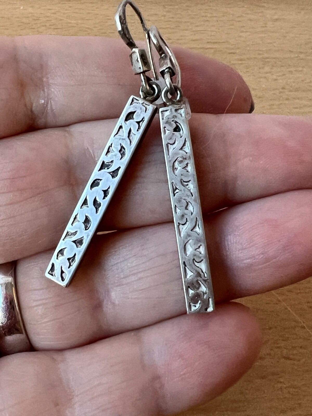 VINTAGE 925 STERLING SLVER MODERNIST ORNATE ETCHED BAR LONG DANGLE DROP EARRINGS