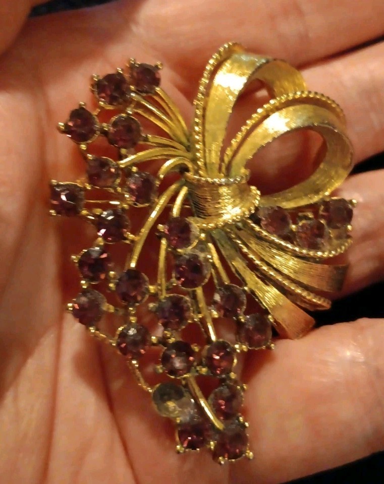 Vintage Signed M Jent Purple Rhinestones Grape Bow Gold Tone Enamel Brooch Pin