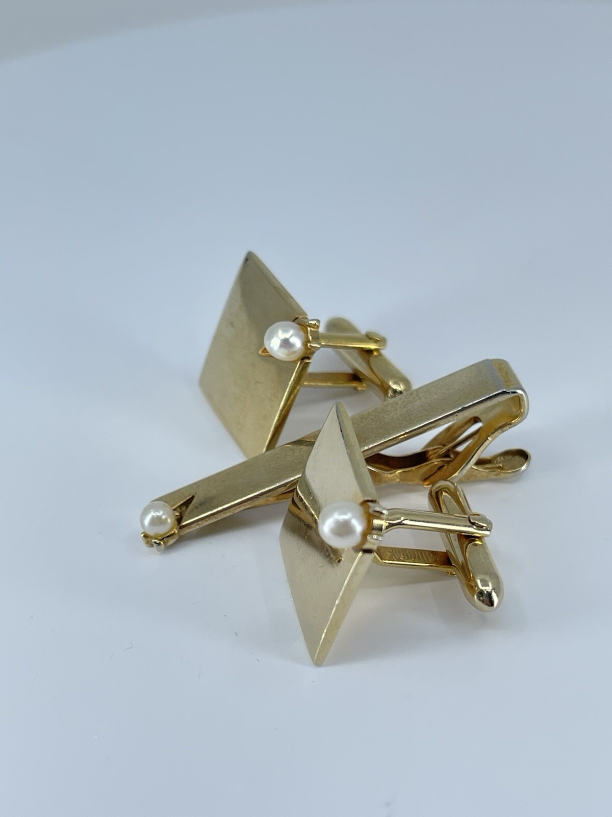 vintage Swank Pearl cufflinks and tie clip bar set square polished gold tone