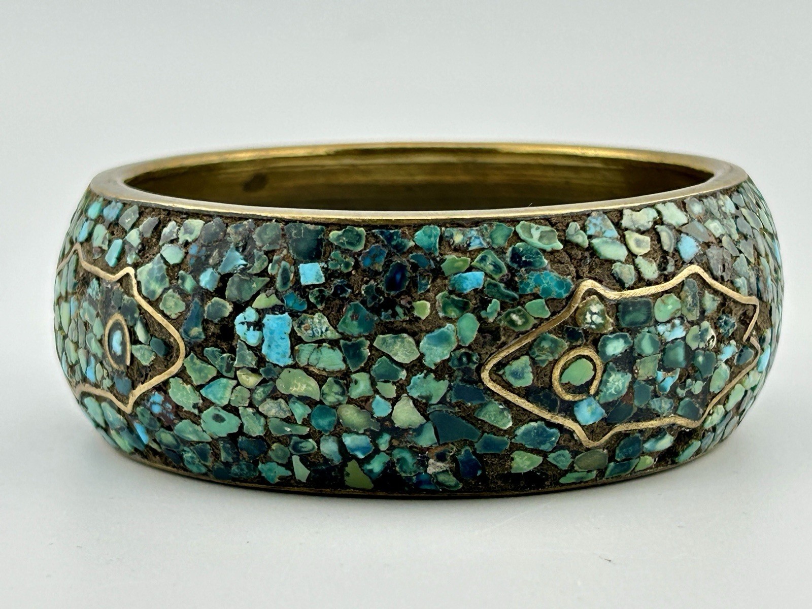 WIDE Brass Turquoise Chip‑Inlay Bangle Bracelet India 1960s VTG 1⅛″ tall