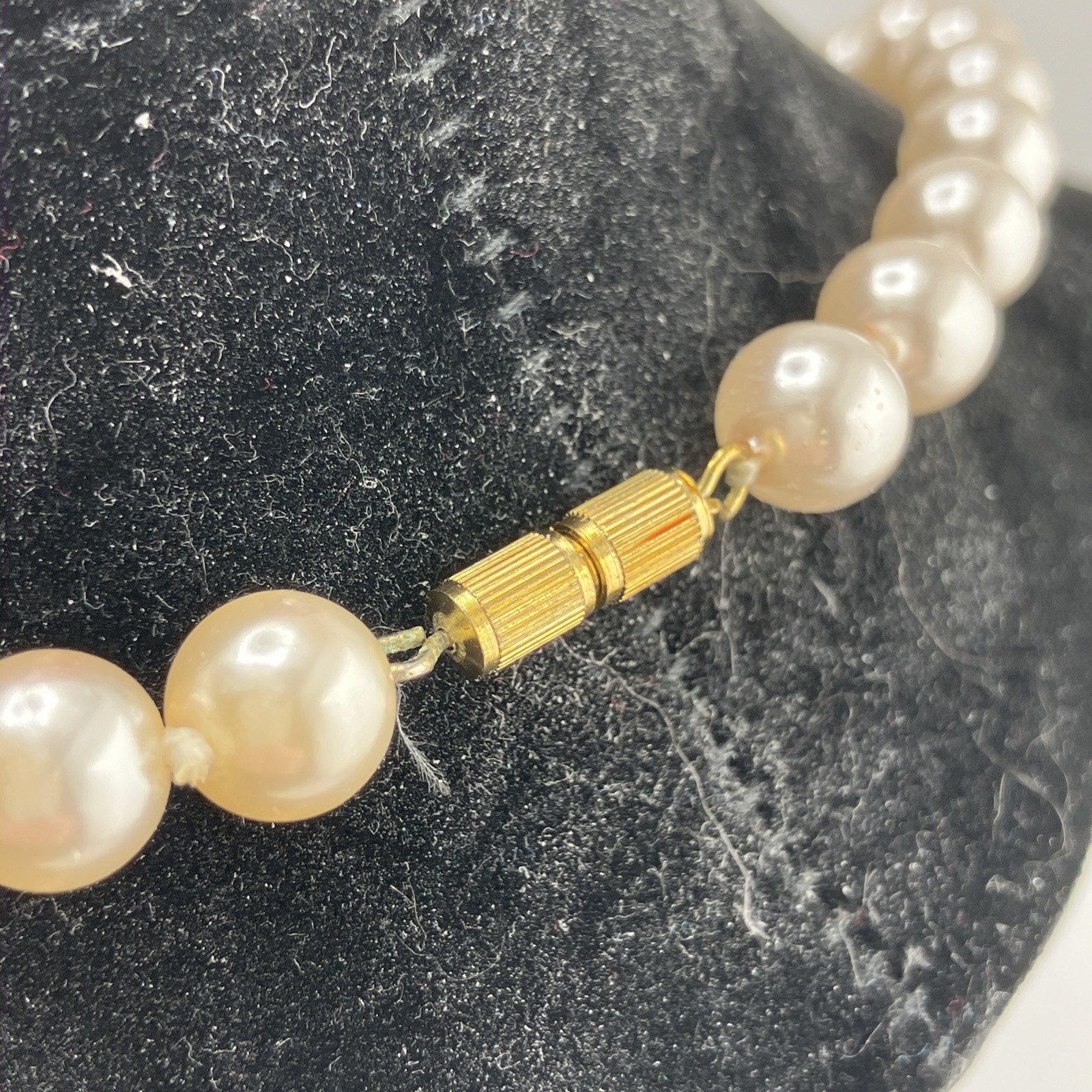 Vintage Faux Pearl Hand Knotted 17″ Necklace Princess Length Barrel Clasp SS008