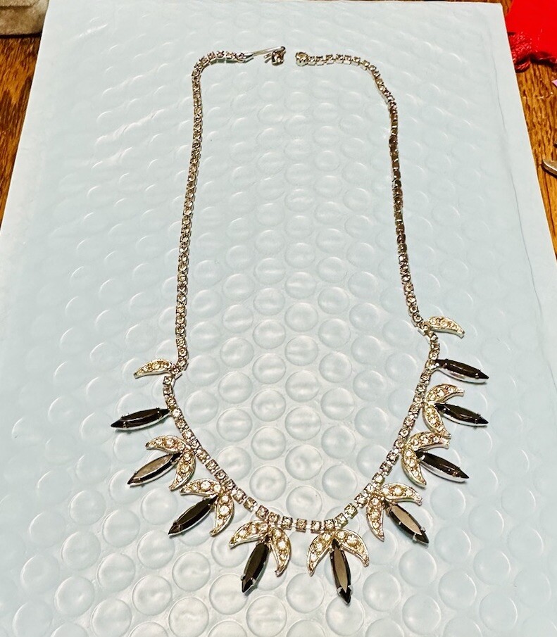 Unsigned Beauty Clear Rhinestone & Topaz Color Stones Necklace