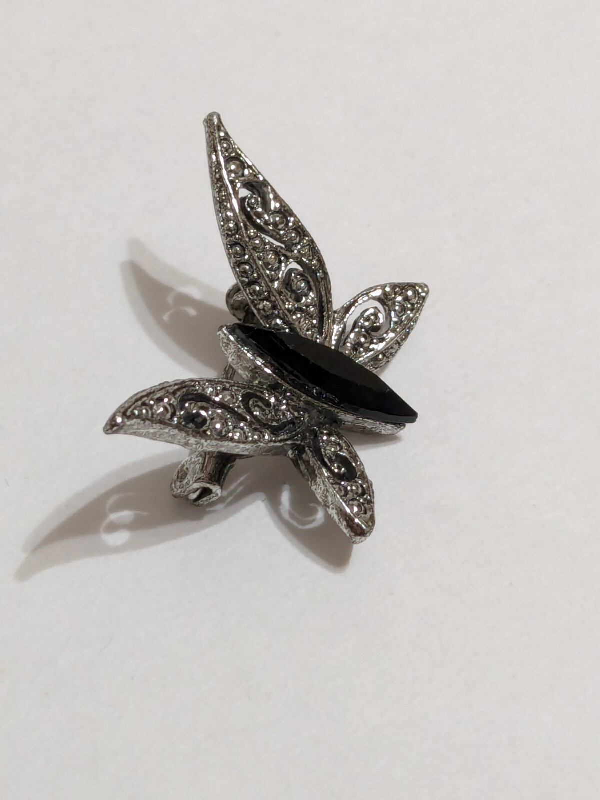 Vintage Silver Tone Etched/Texture Butterfly Pin/Brooch With Faceted Acrylic. 1″