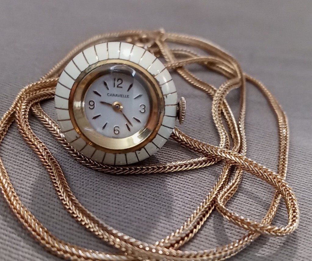 VINTAGE CARAVELLE BALL PENDANT WATCH 60’S WHITE & GOLD ENAMEL RUNNING HAND WIND
