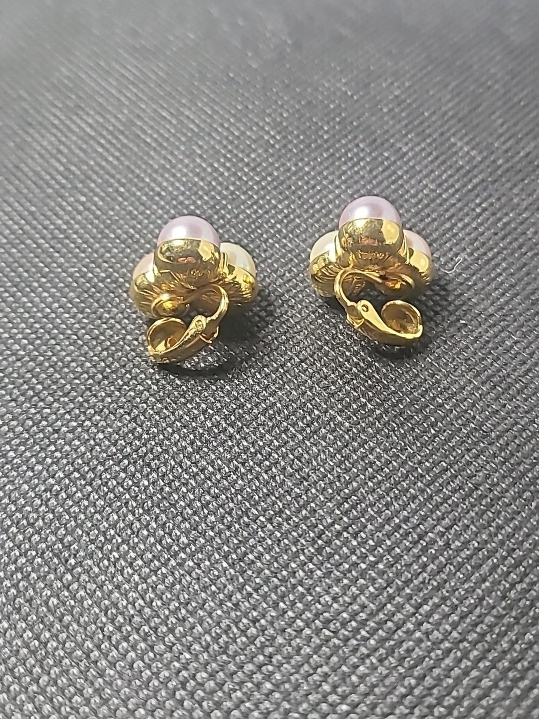 Vintage Signed Trifari 1/2 Inch Pink Purple White Pearl Gold-Tone Clip Earrings