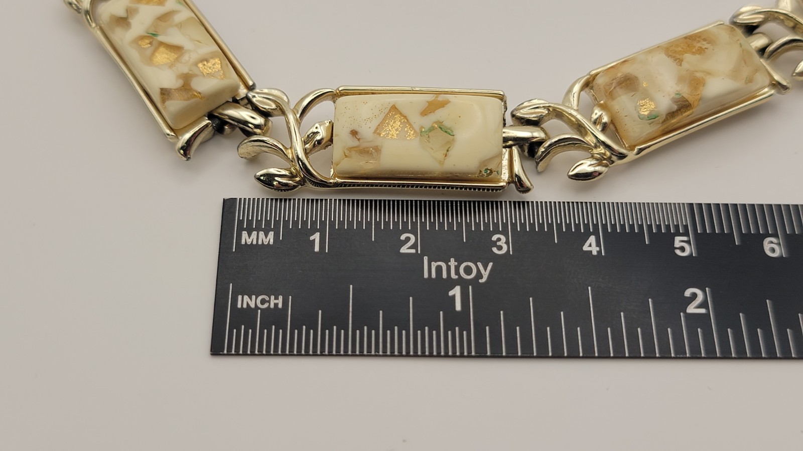 Vintage Thermoset Lucite Coro Off White Confetti Necklace Gold tone