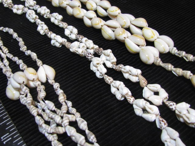 LOT S13 – 7 pc NATURAL LONG SEA SHELL JEWELRY with ARTISAN FLARE Flower puka