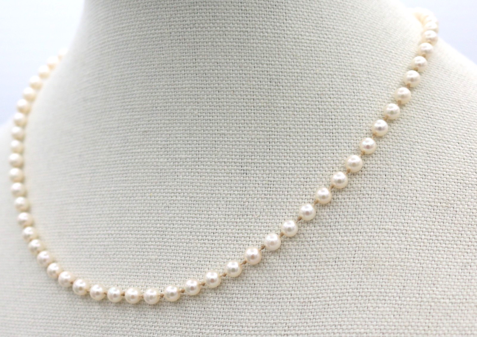 Stunning Vintage 14K Yellow Gold Strand Cultured Pearl Necklace 5.3 mm 19.5″