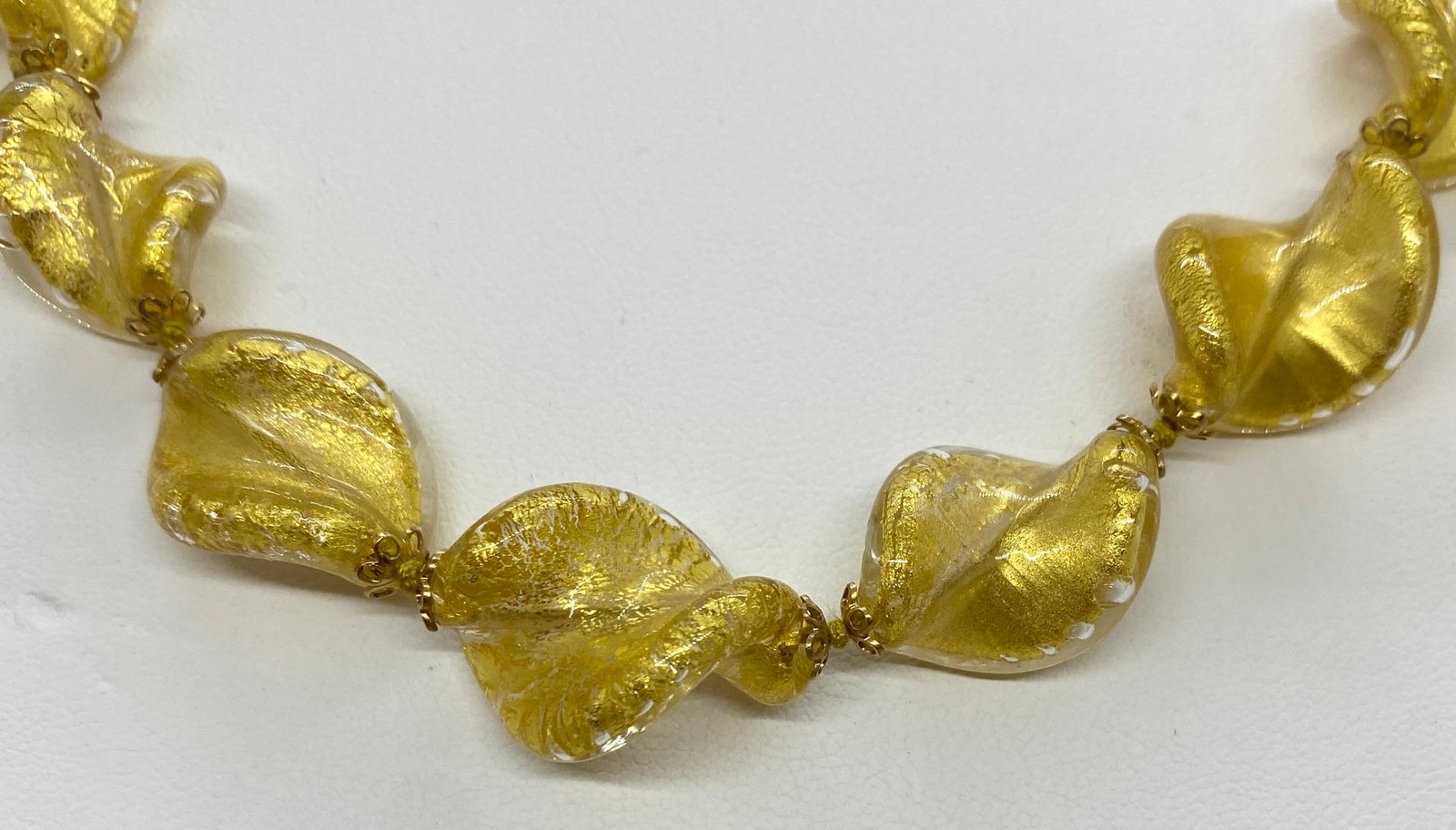 14k Murano Glass Gold Foil Twist Bead Necklace Italy 1970s