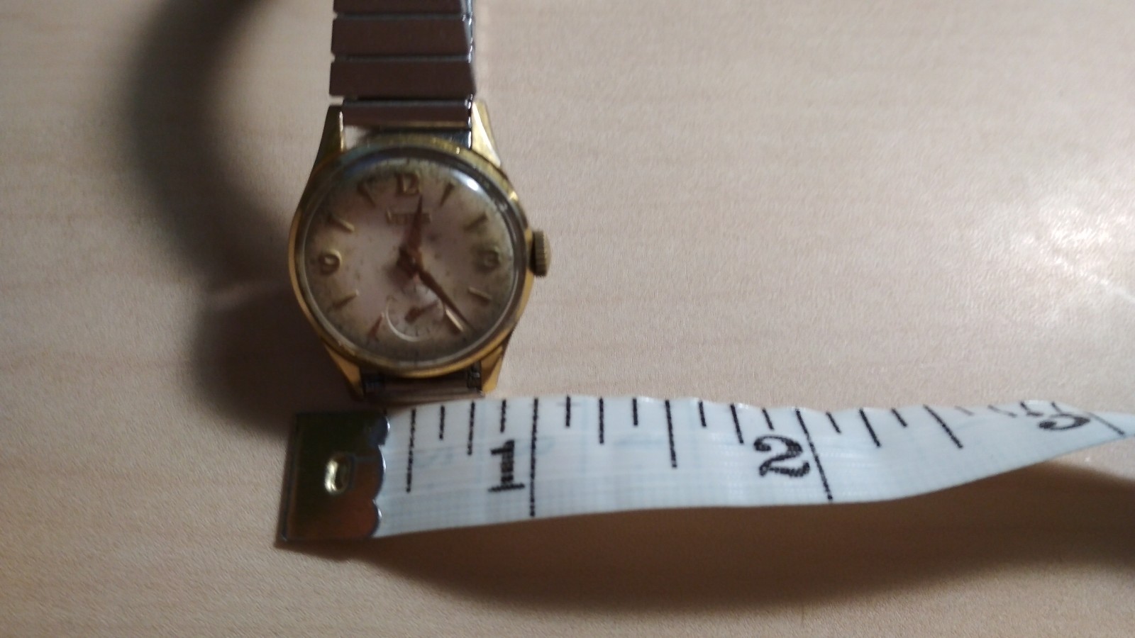 VENUS VINTAGE WOMAN WRISTWATCH MECHANICAL HAND WIND-UP SWISS MADE 19 RUBIS