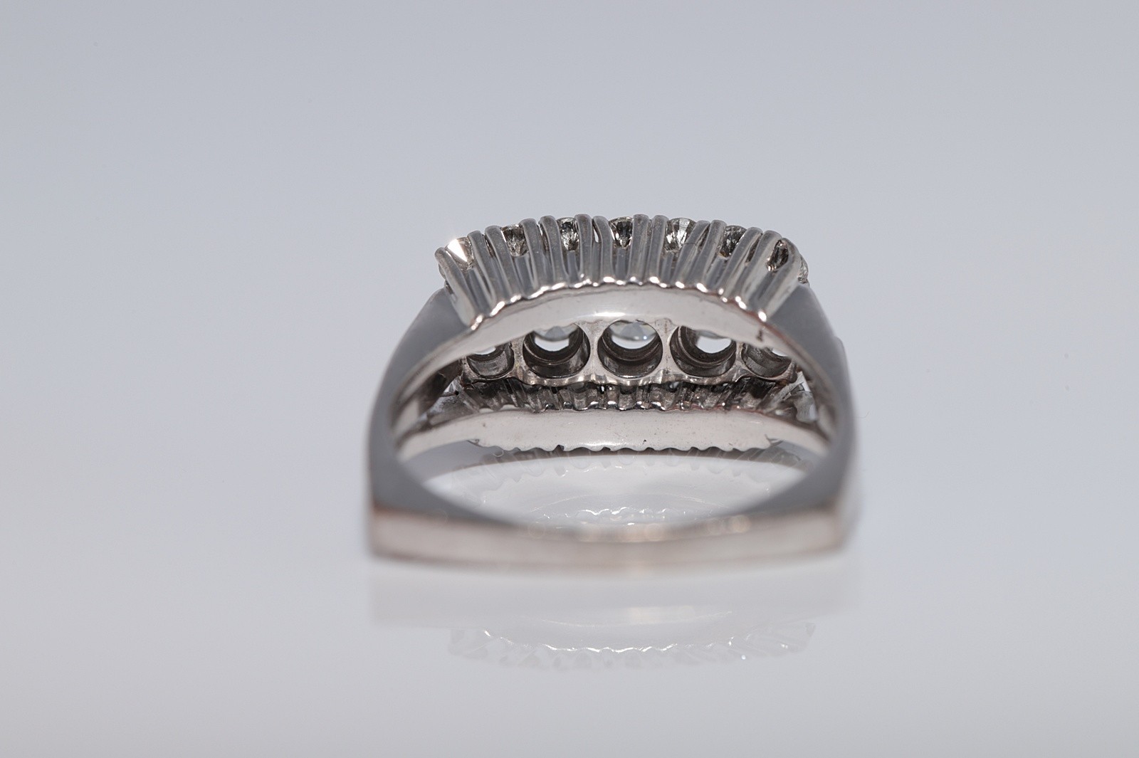 Antique Circa 1920s Art Deco 18k Gold Natural Diamond Decorated Ring