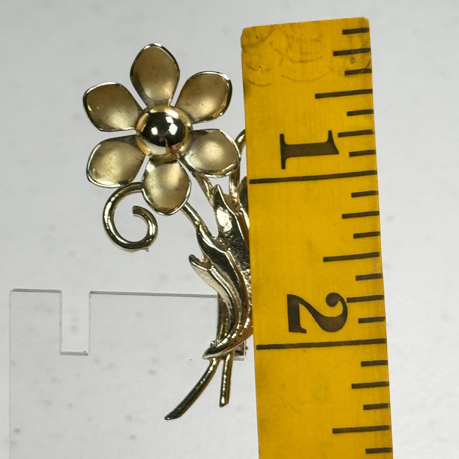 Vintage Brooch Gold Tone Flower Floral Bloom Stem Scroll Leaf Nature Garden Pin