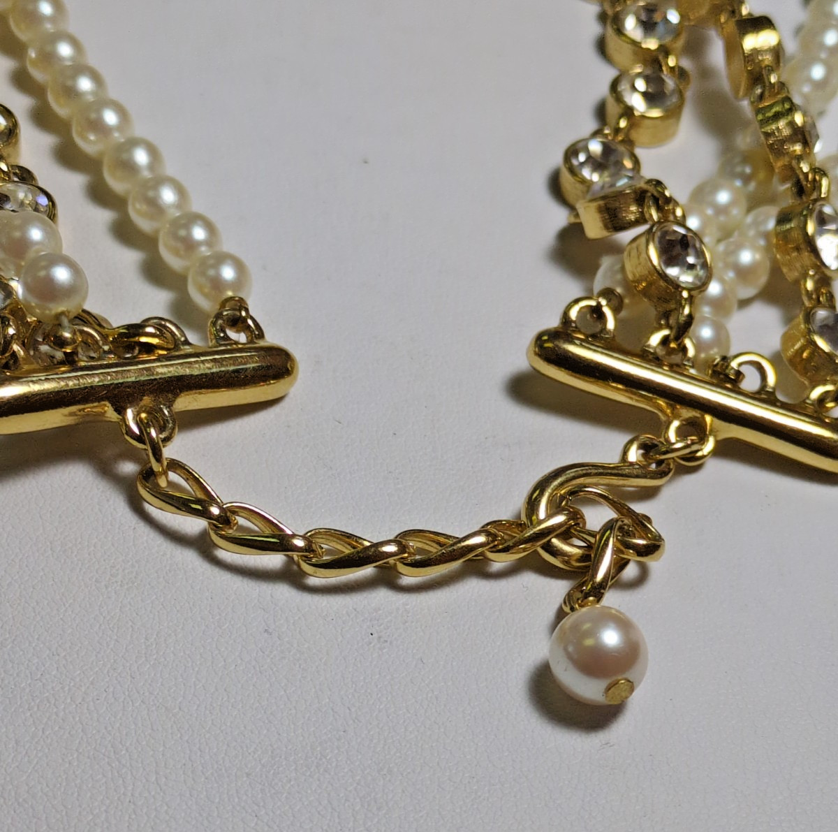 VINTAGE BEAUTIFUL PEARLS & CRYSTALS BEADED 4 LAYER NECKLACE LUXURIOUS